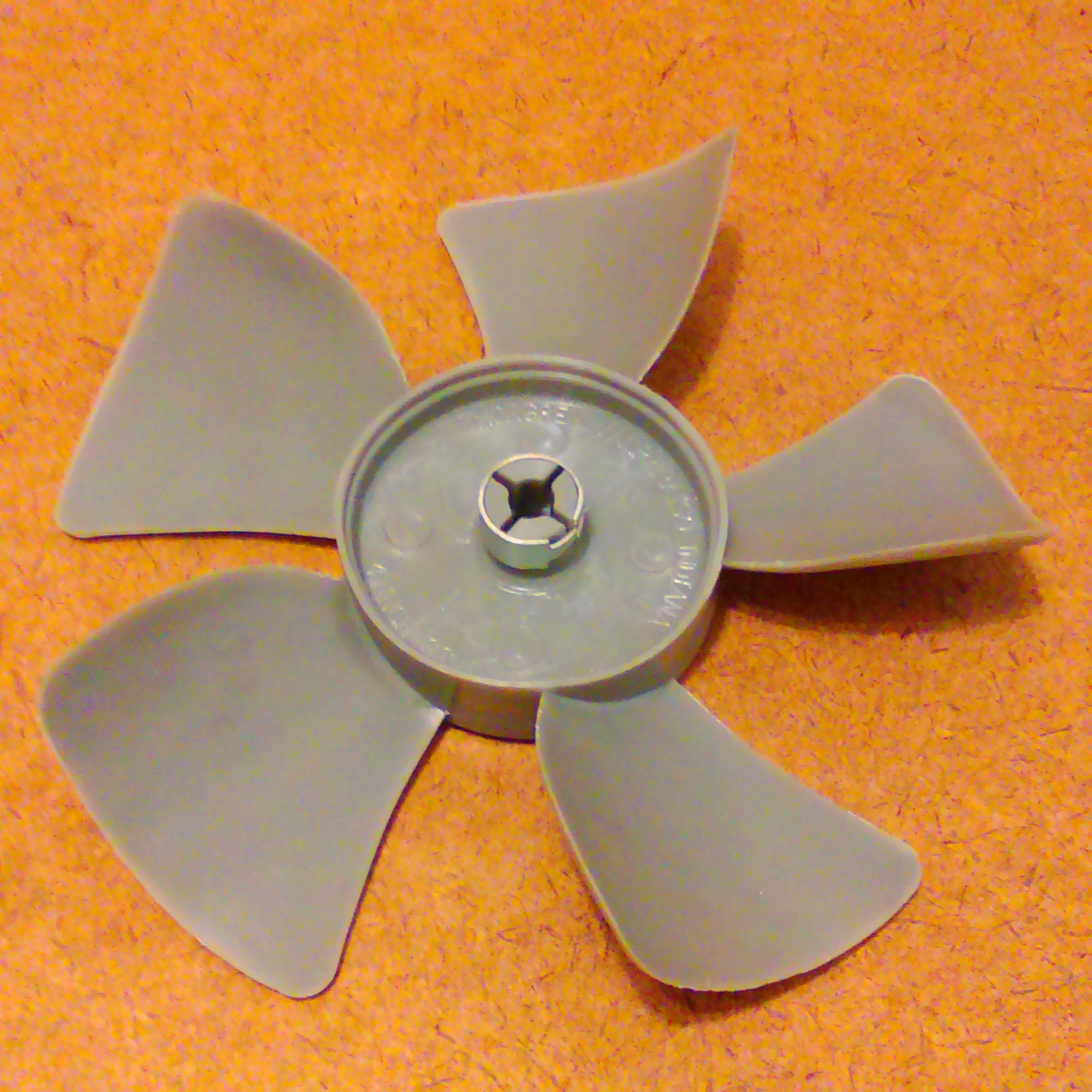 CW Rotation. 4 inch diameter Plastic Fan Blade/Propeller 1/8 inch bore 